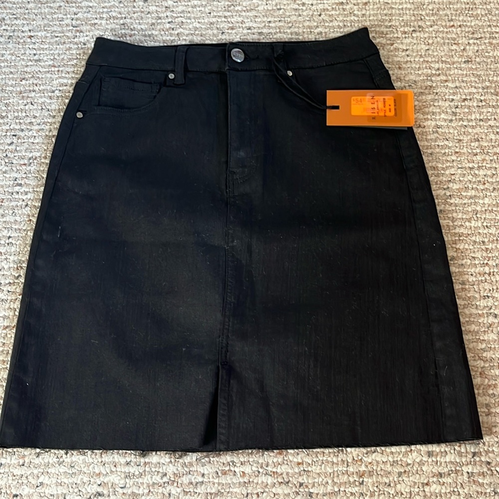 *New W/ Tags* Women’s Black RISEN Skirt Size M